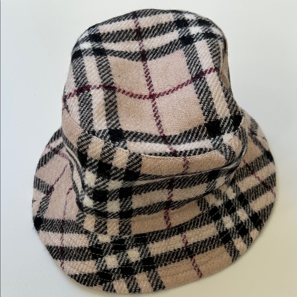 Burbuerry Lambwool Check Bucket Hat